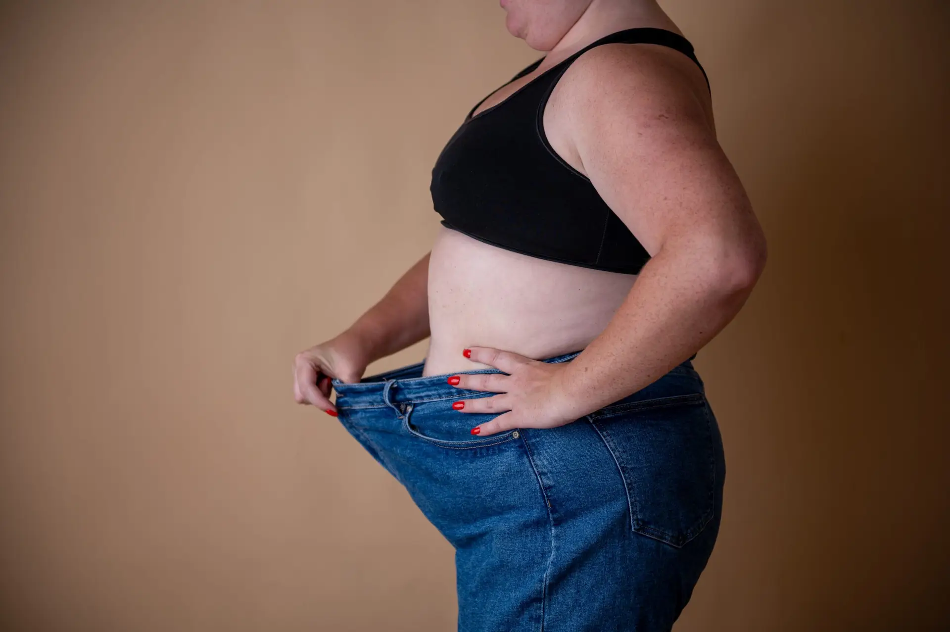 Shape,Slender,,Thin,Waist,,Attractive,Slim,Asian,Young,Woman,Hand